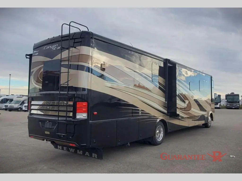 2017 Newmar Canyon Star 3914, Photos photo 4