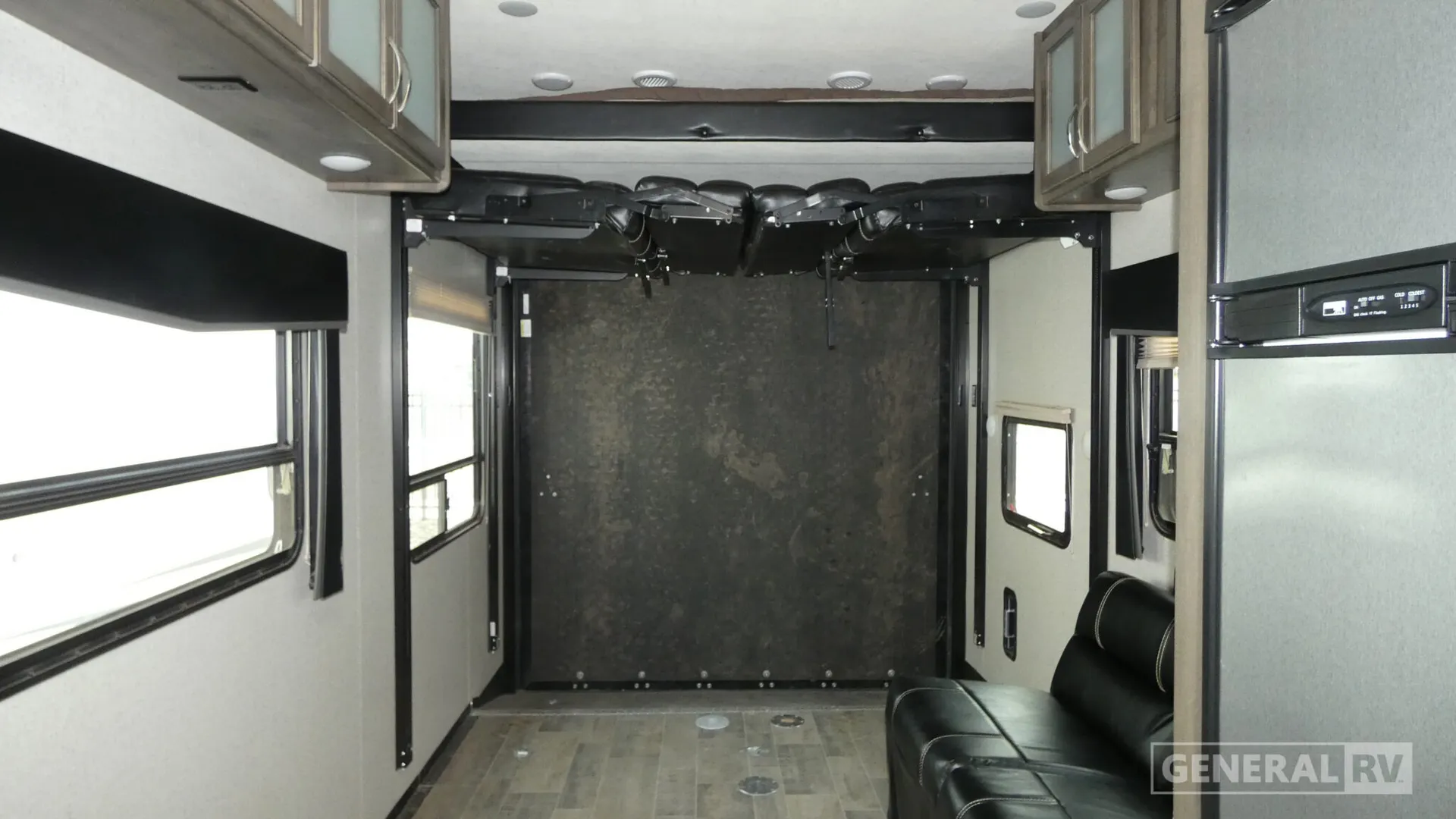 2018 Dutchmen Triton 2951 - Photo 3