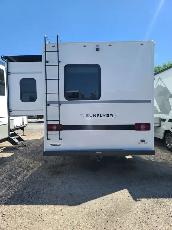 2027 Winnebago SUNFLYER 26FE - Photo 4