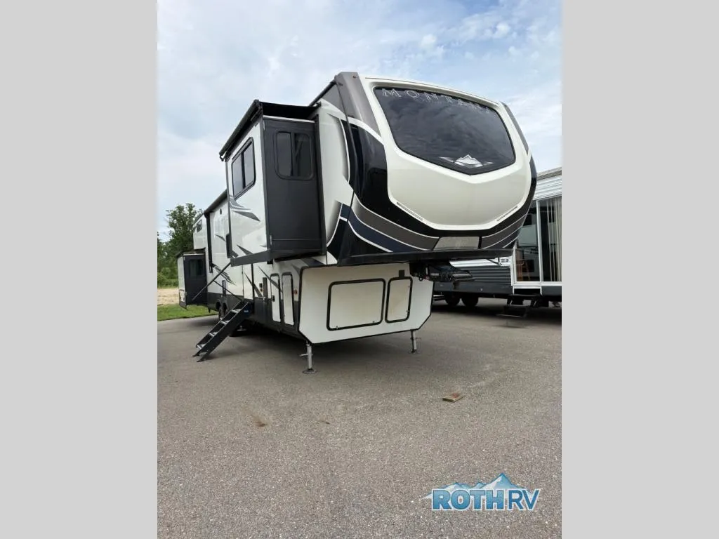 2021 Keystone Montana High Country 376FL - Photo 2