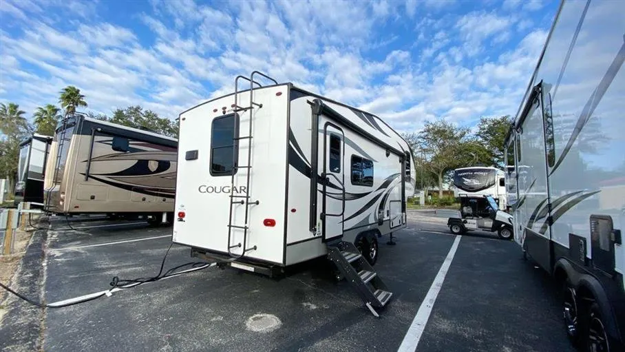 2022 Keystone Cougar Half-Ton 23MLS - Photo 4