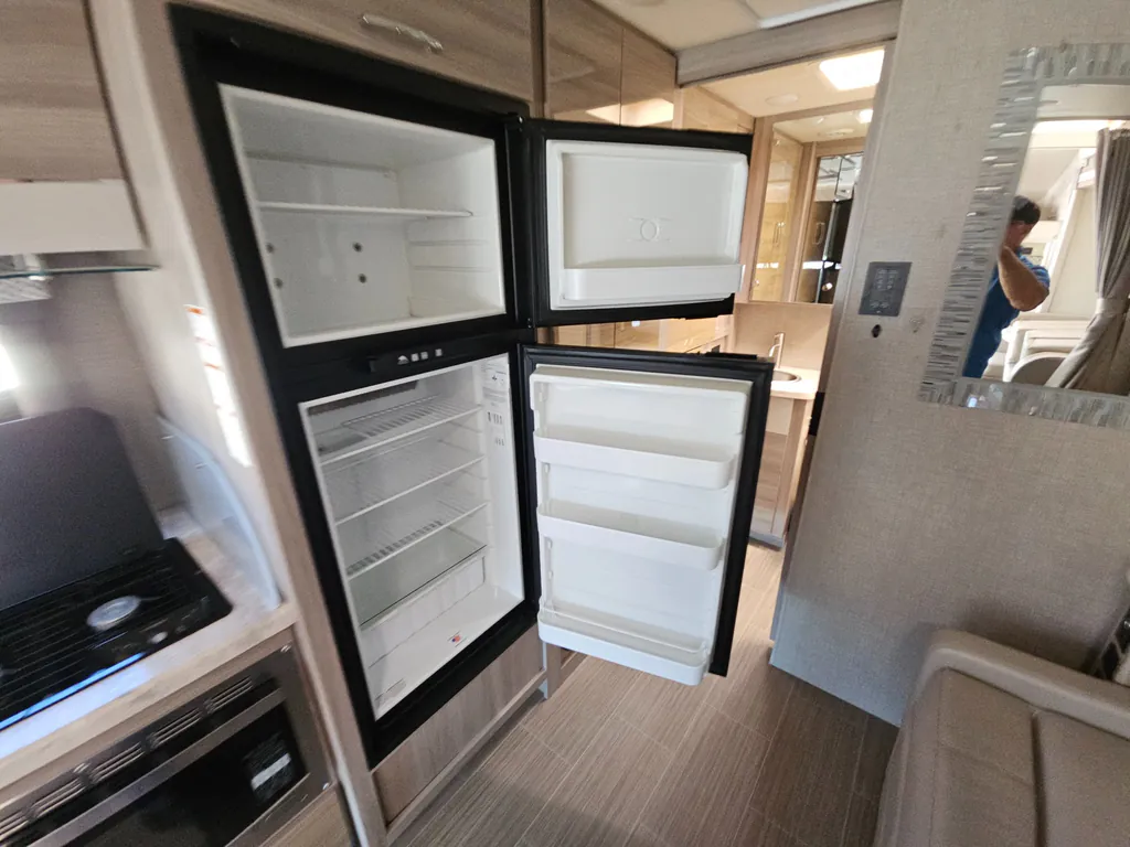 2021 Thor Motor Coach Tiburon 24FB, Photos photo 16