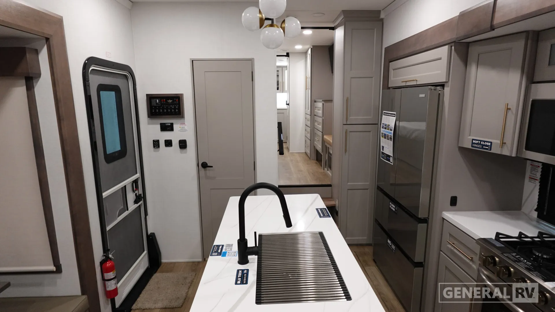2026 Alliance RV Paradigm 385FL - Photo 3
