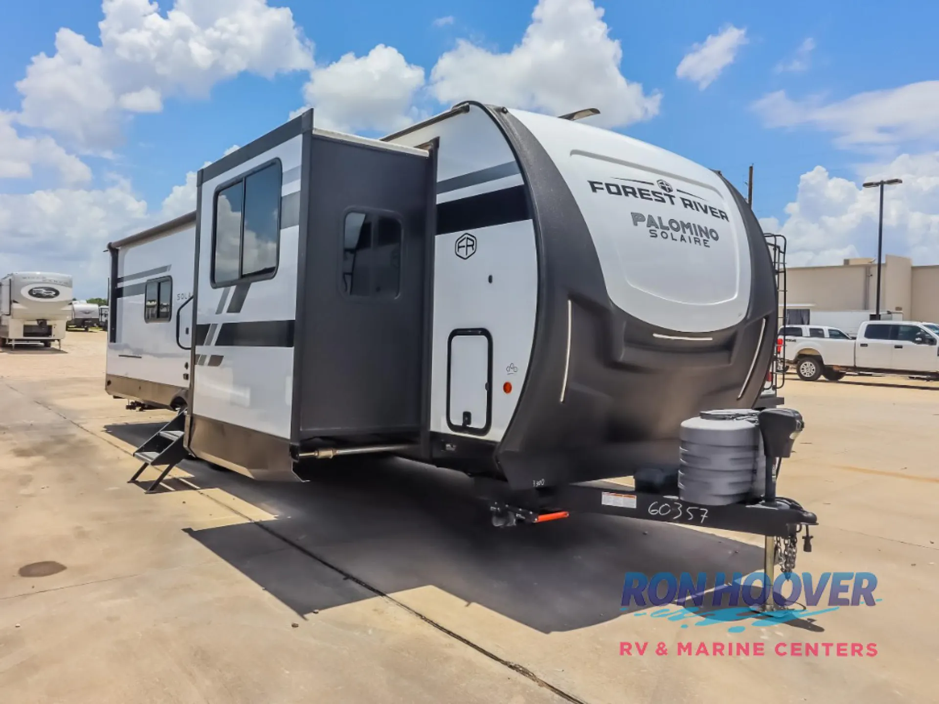 2025 Palomino Solaire 3300FLBS - Photo 2
