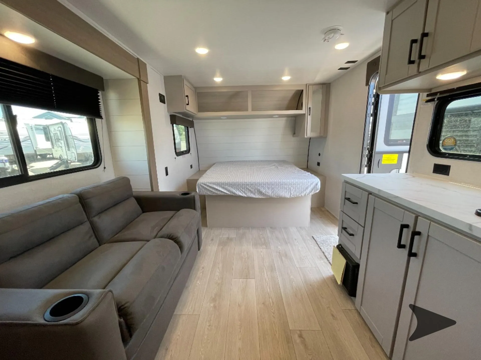 2027 Jayco Jay Flight 180LKW - Photo 4