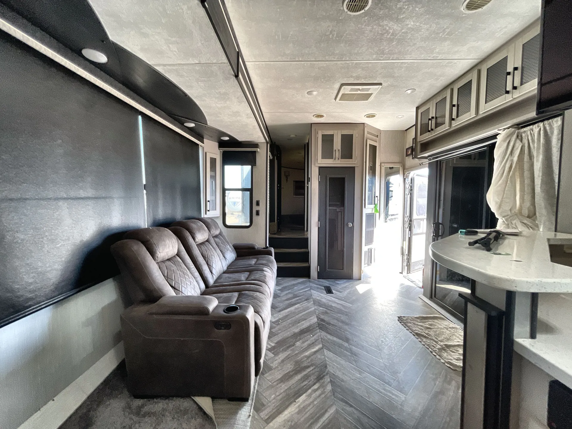 2021 Heartland Cyclone CY 4270 — living area main