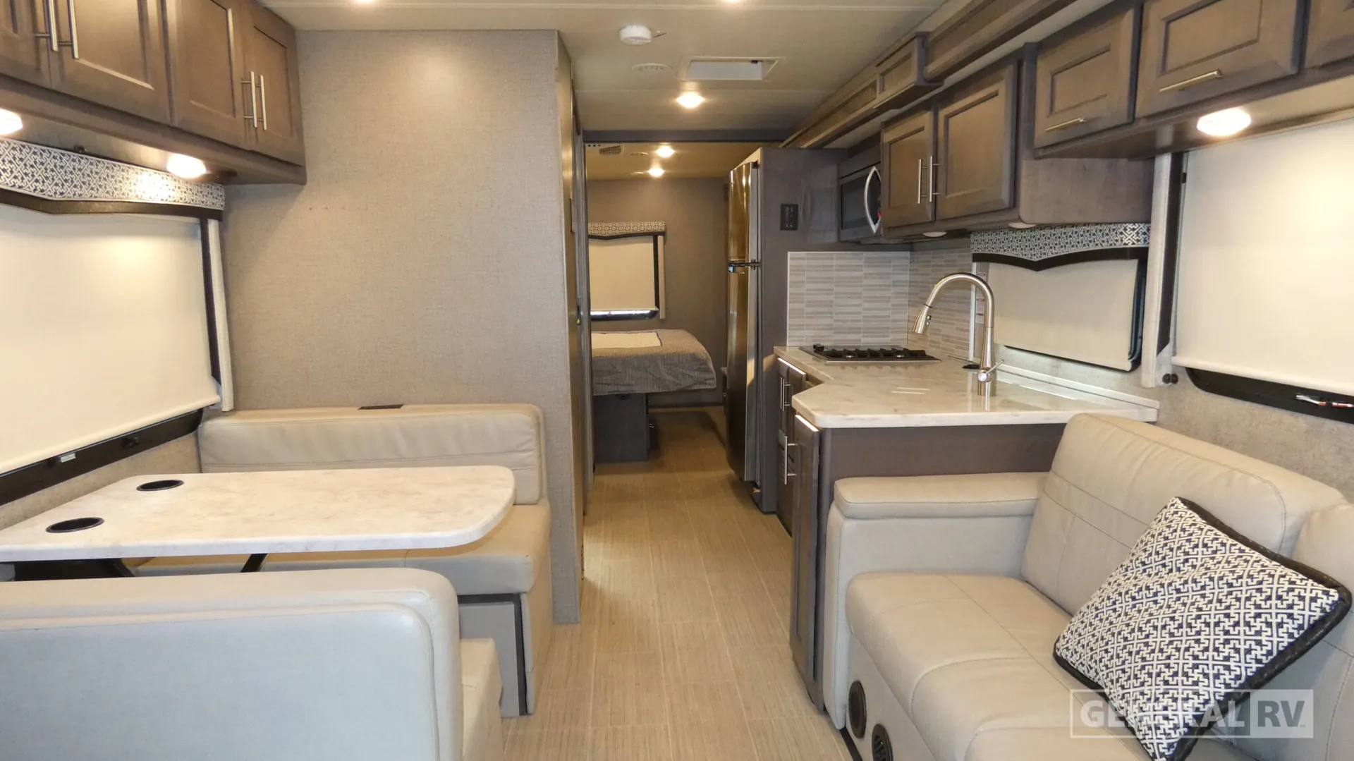 2022 Thor Motor Coach Magnitude SV34 - Photo 3