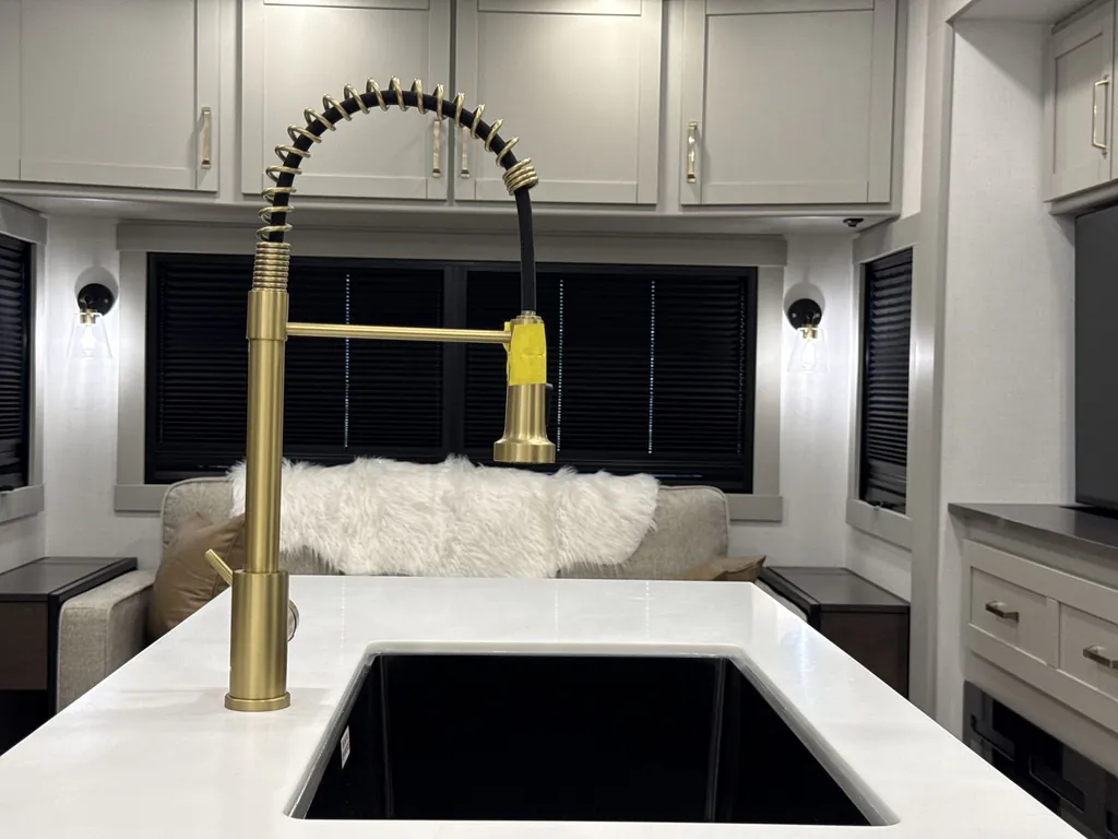 2026 Brinkley Model Z 3600, Photos photo 27