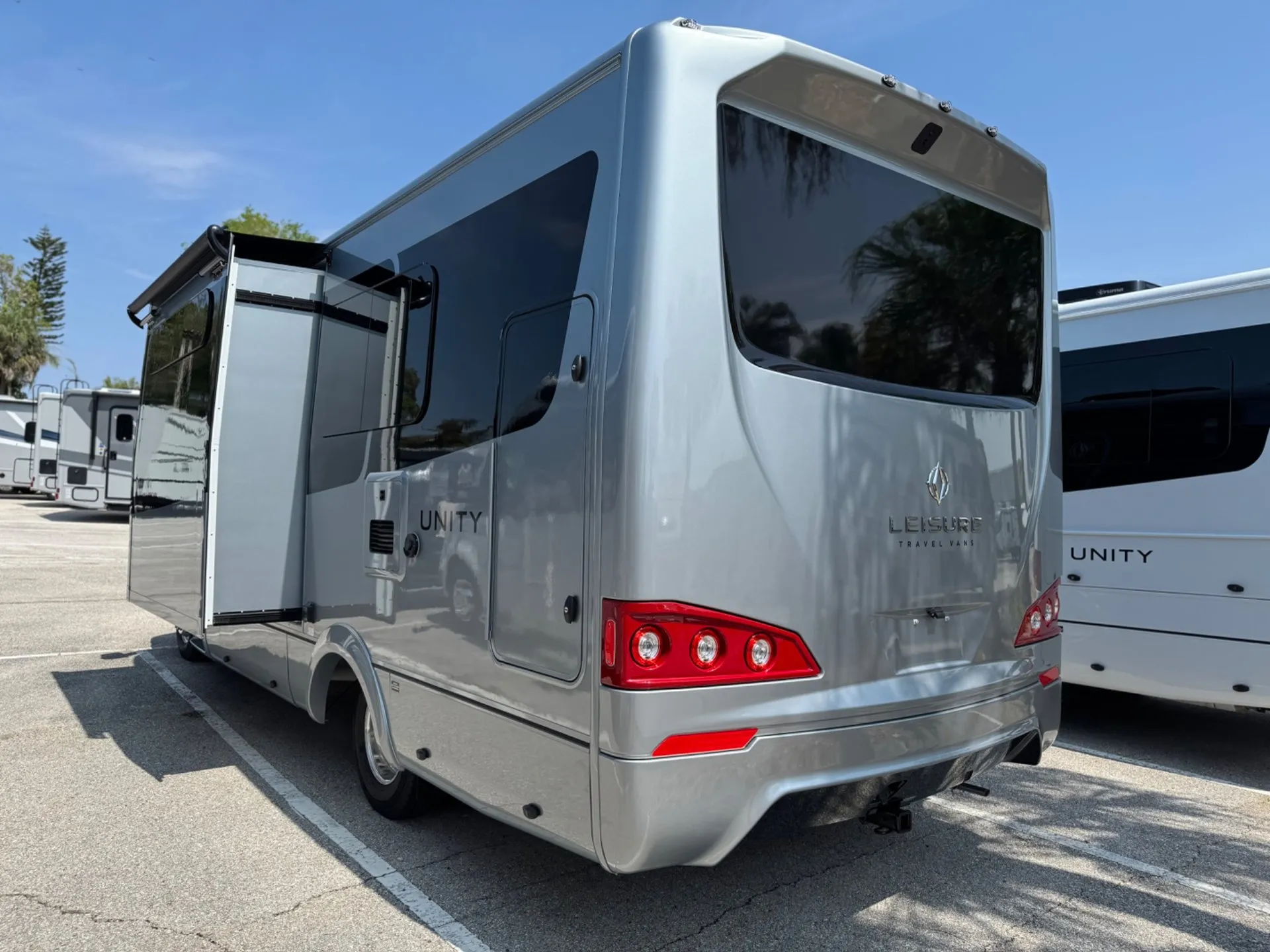 2026 Leisure Travel Unity 24MBL - Photo 3