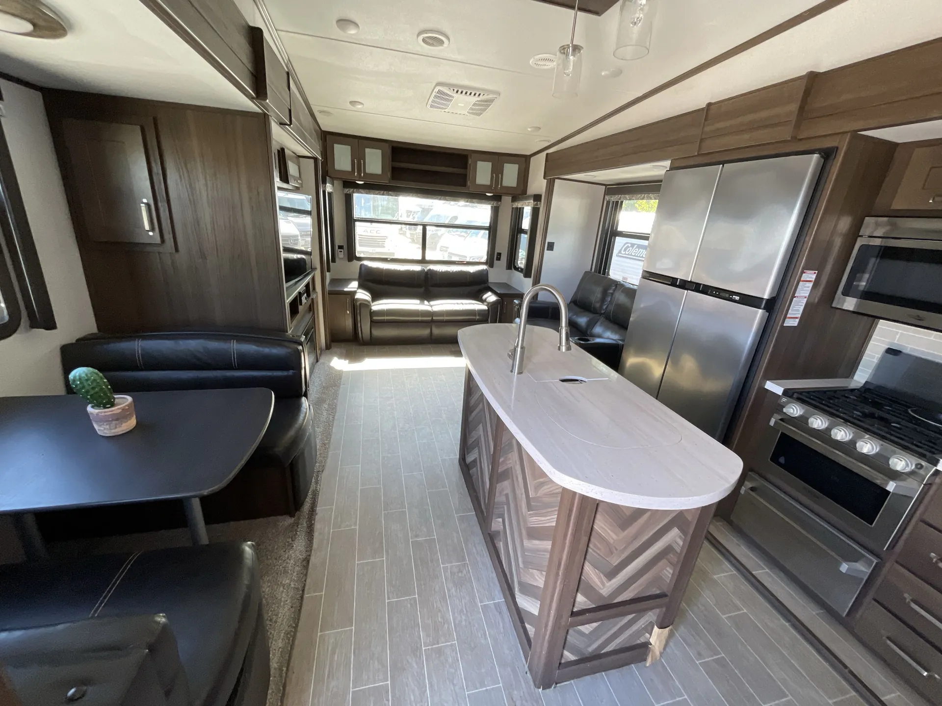 2020 Keystone Laredo 325RL — living area main