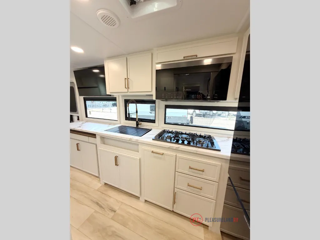 2026 Brinkley Model Ix 20X, Photos photo 10