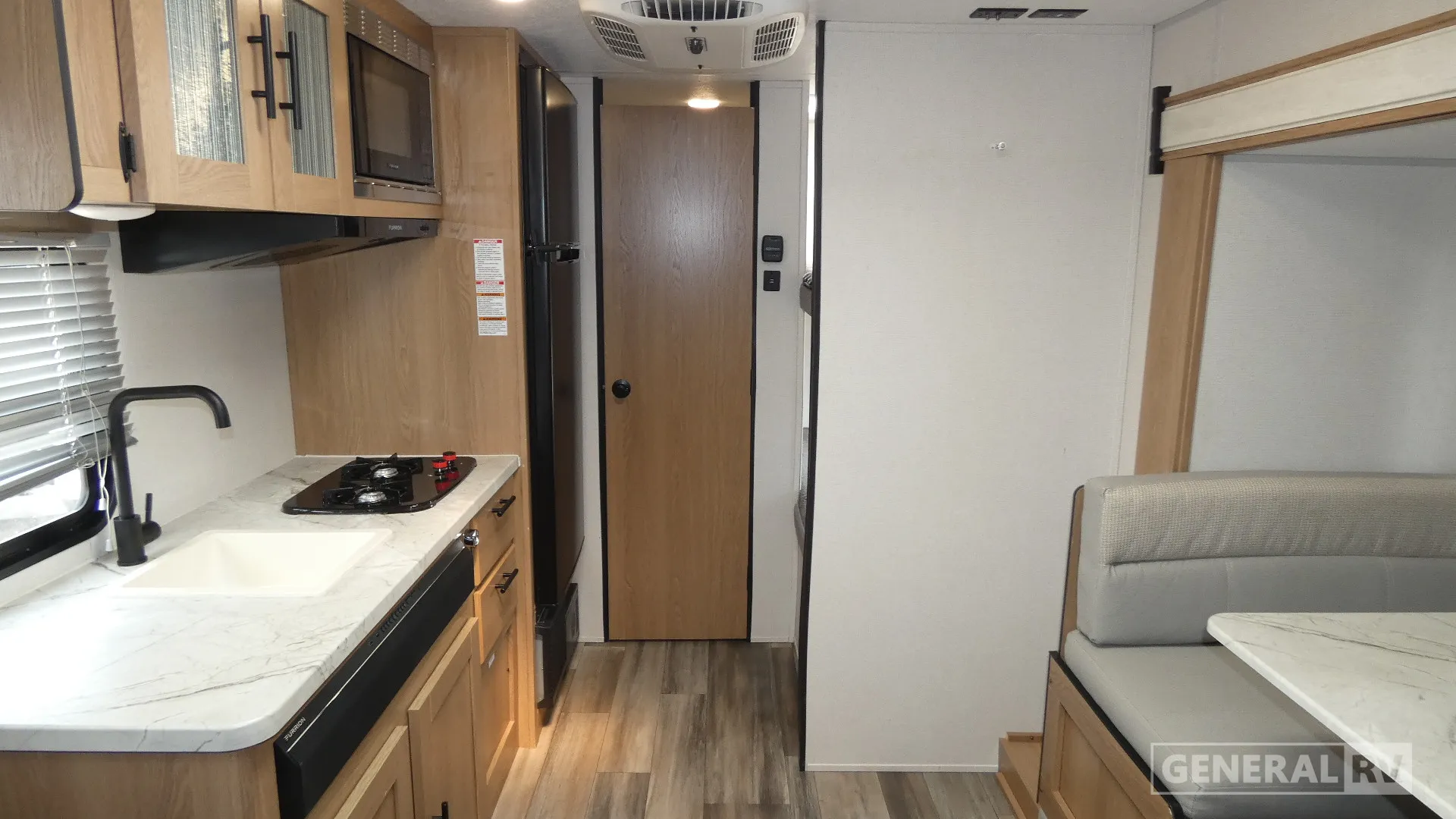 2022 Prime Time RV Avenger LT 17BHS - Photo 3