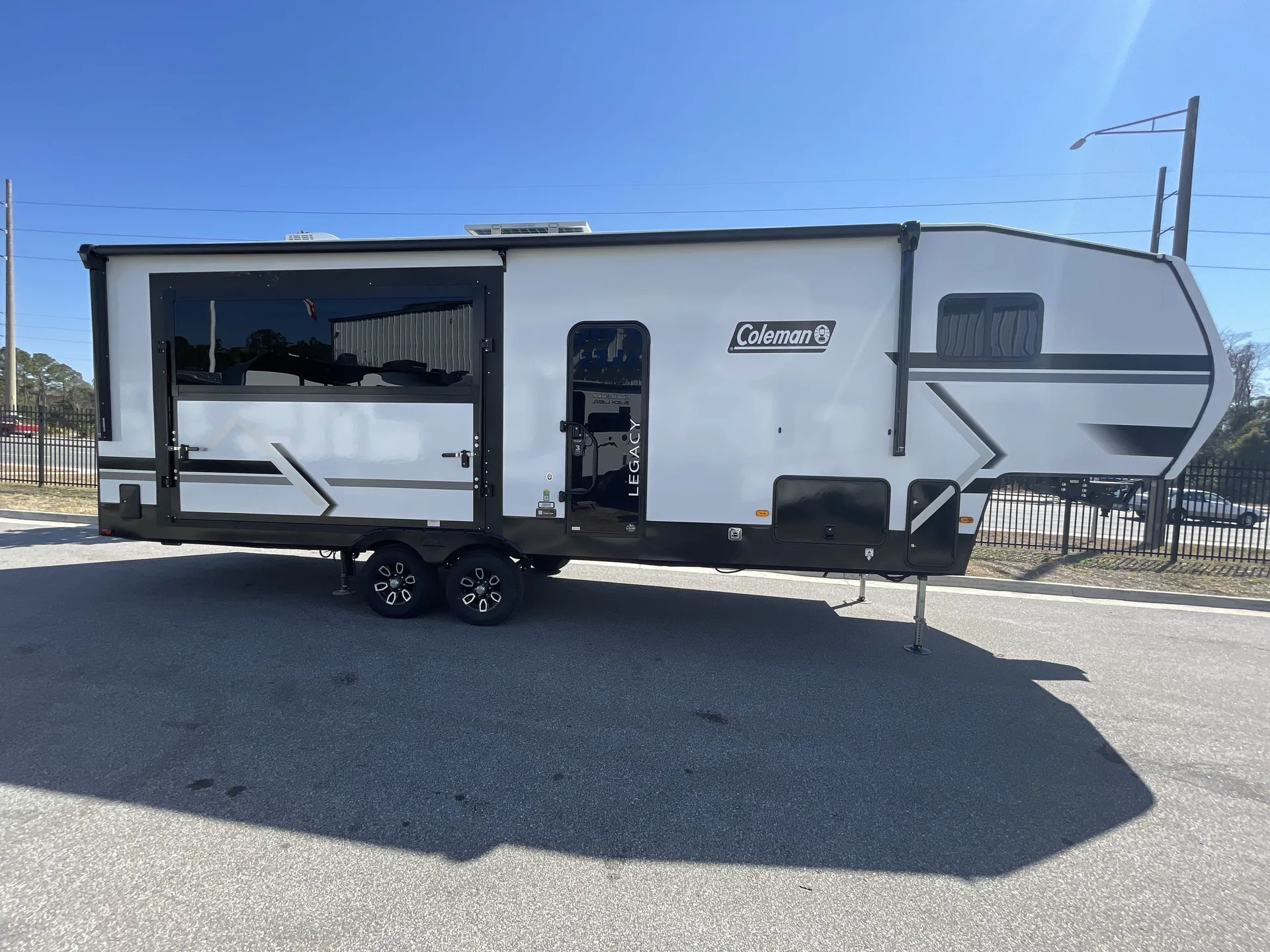 2026 Keystone Coleman Legacy 2800SUNDECK - Photo 2
