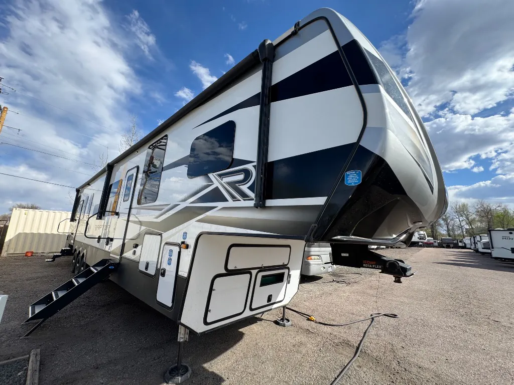 2023 Keystone Raptor 424 - Photo 2
