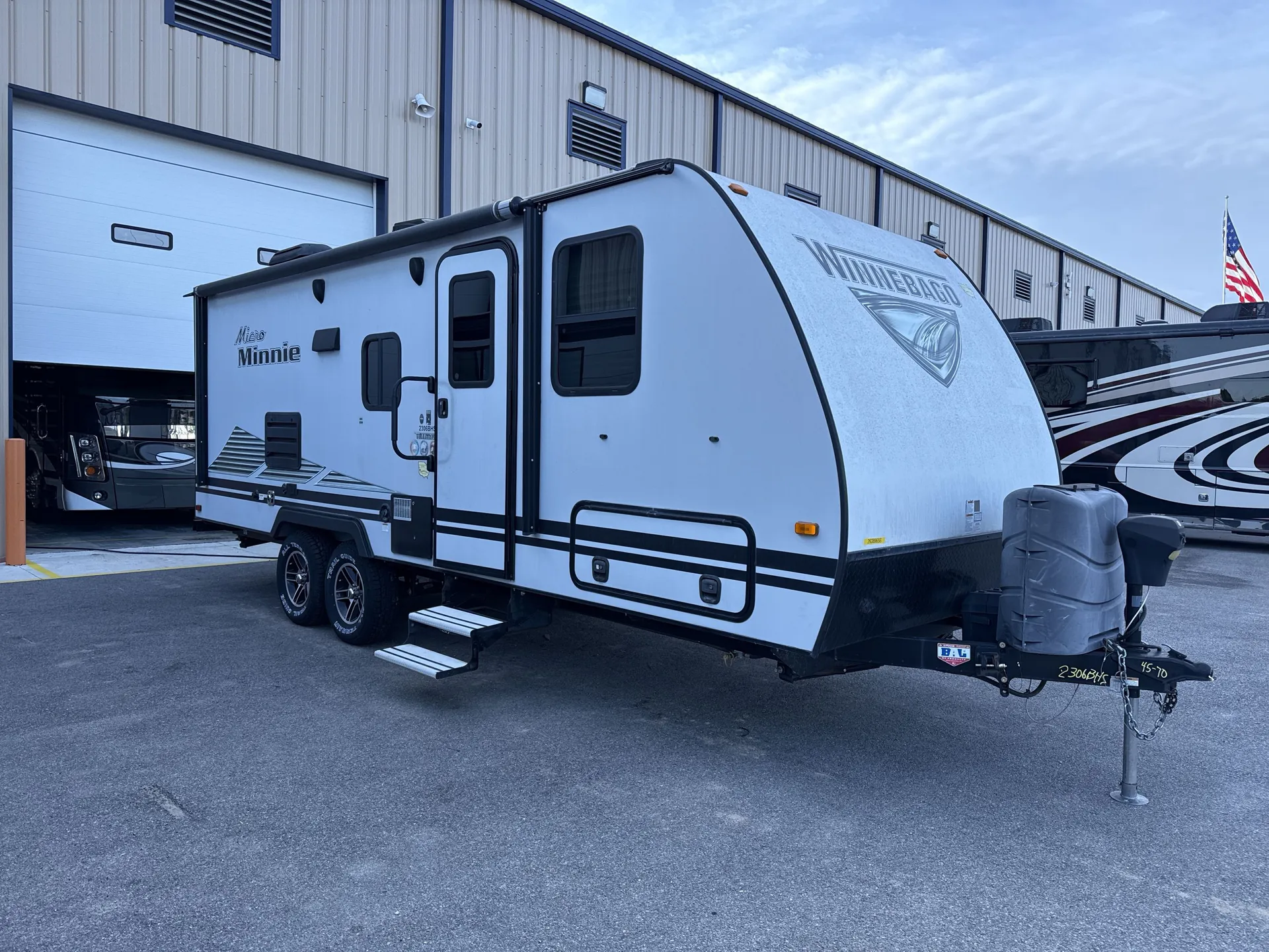 2020 Winnebago Micro Minnie 2306BHS - Photo 2