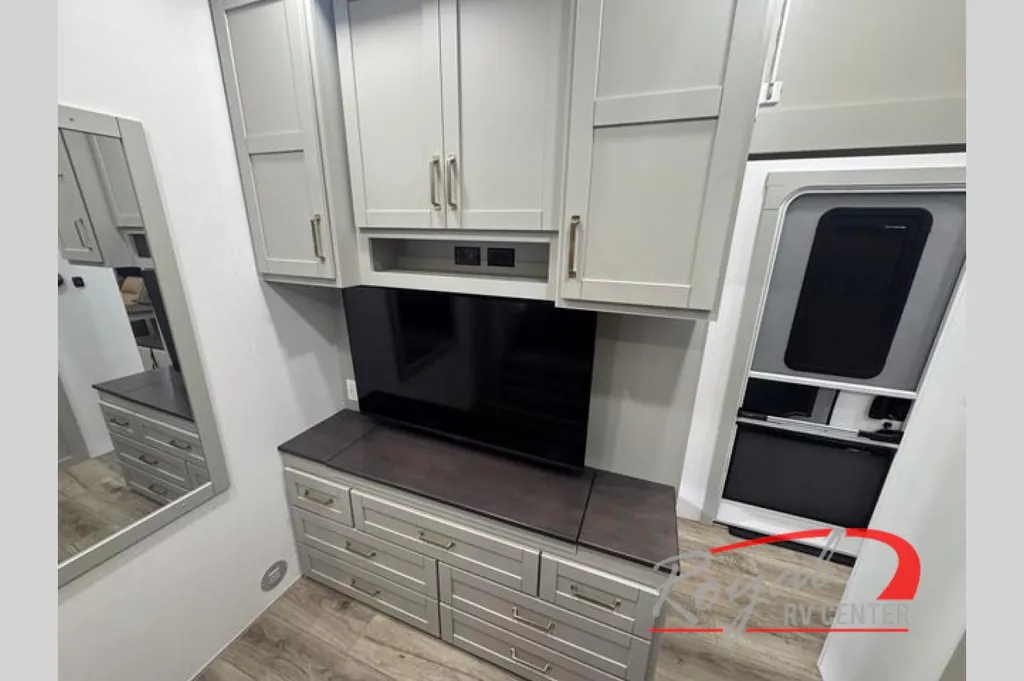 2026 Brinkley Model Z 3610, Living area photo 5