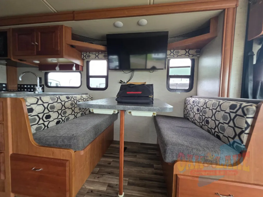 2018 Winnebago Sunstar 27P, Photos photo 15