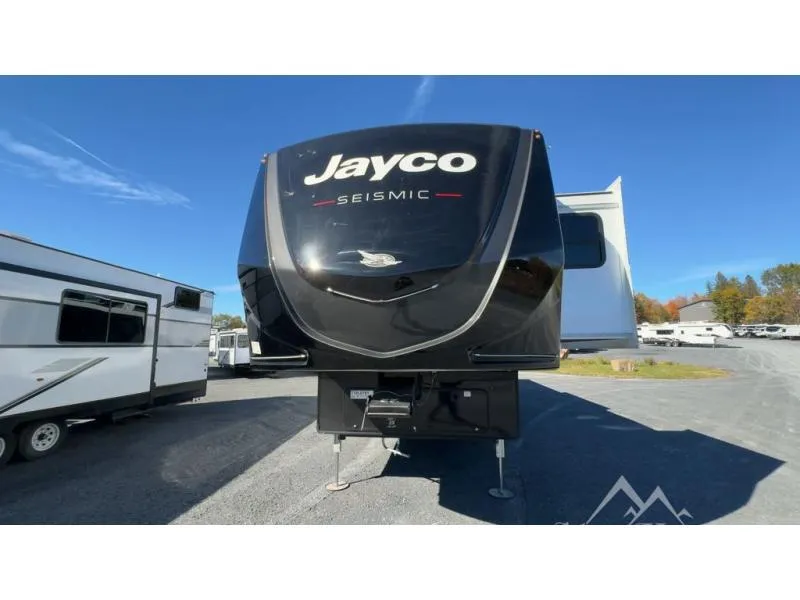 2026 Jayco Seismic 395 - Photo 4