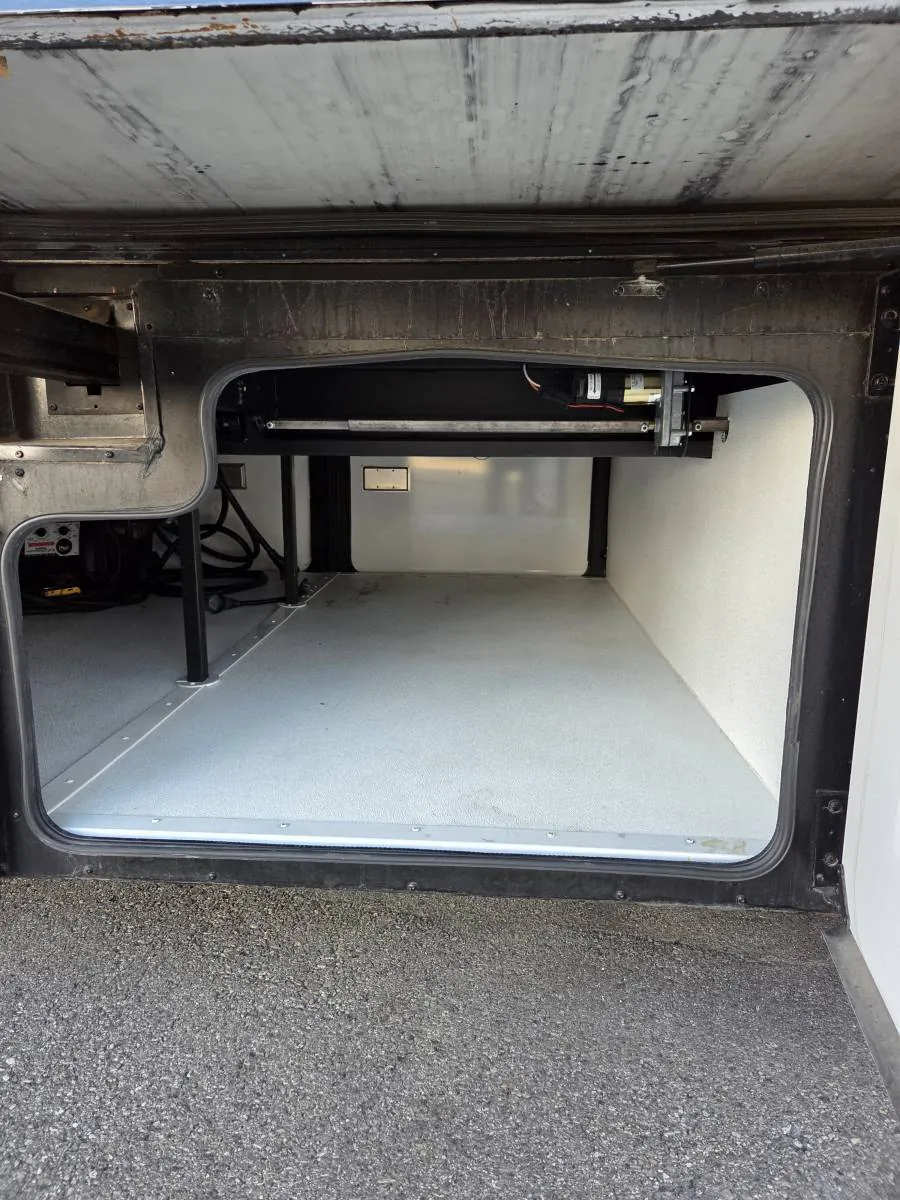2016 Fleetwood Pace Arrow LXE 38K, Photos photo 6