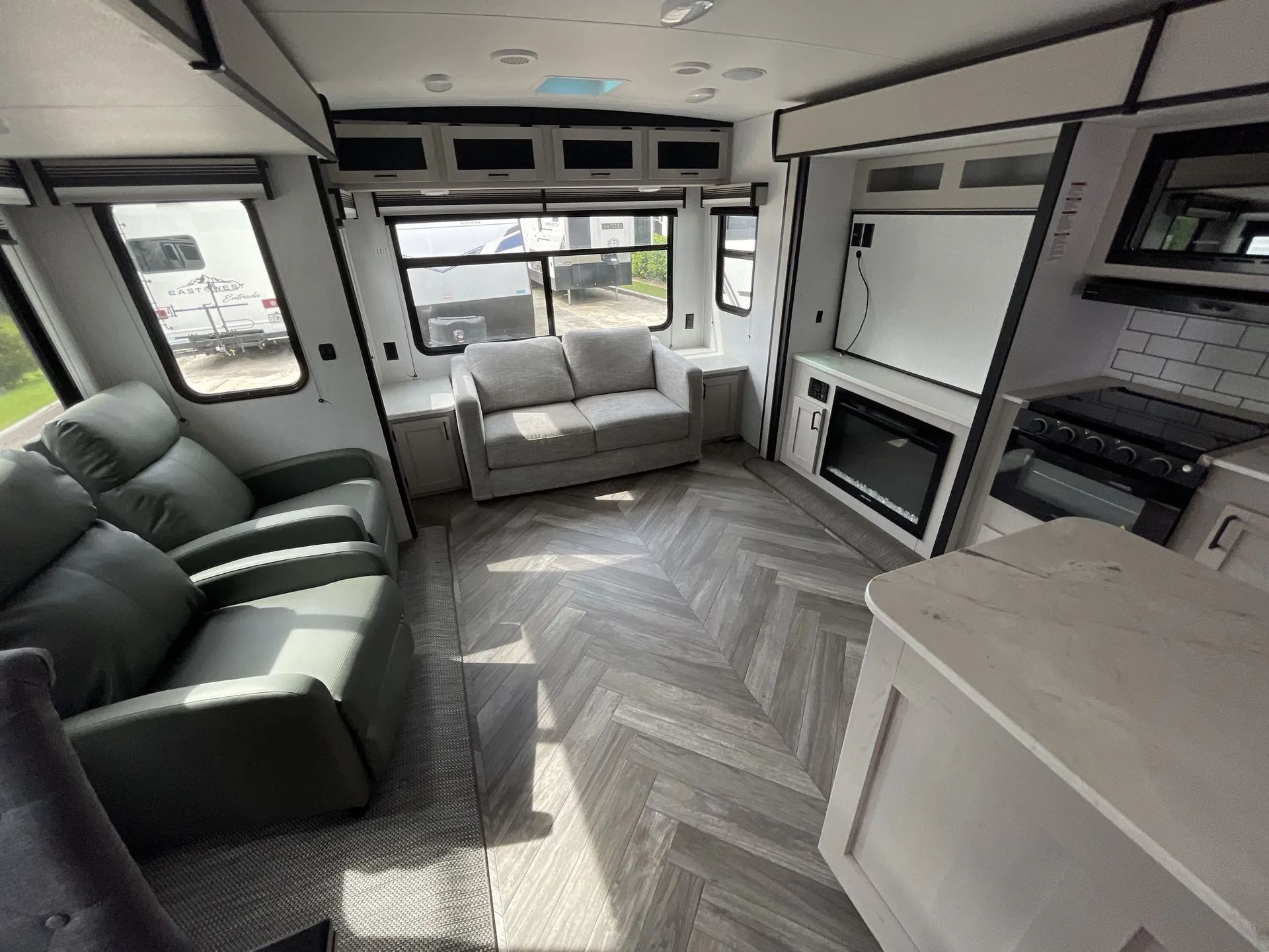 2023 Heartland Mallard M335 — living area main