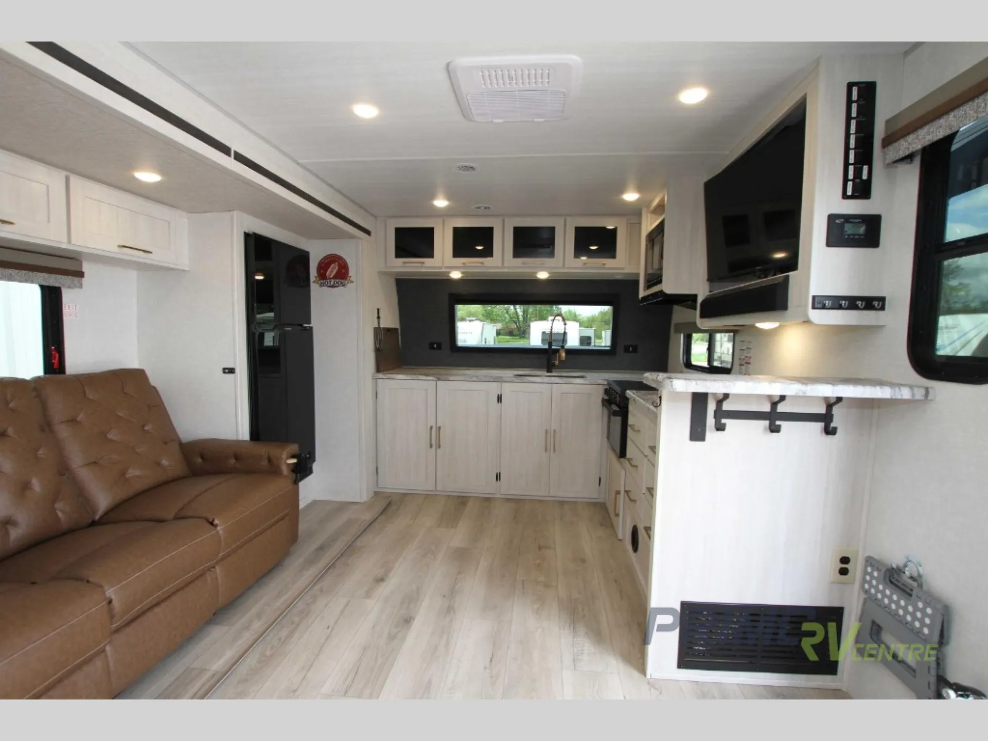 2024 Forest River Grand Surveyor 268FKBS — Photo 6