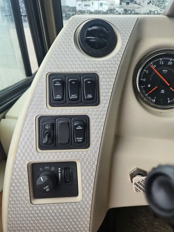 2014 Itasca Meridian 34B - Photo 4