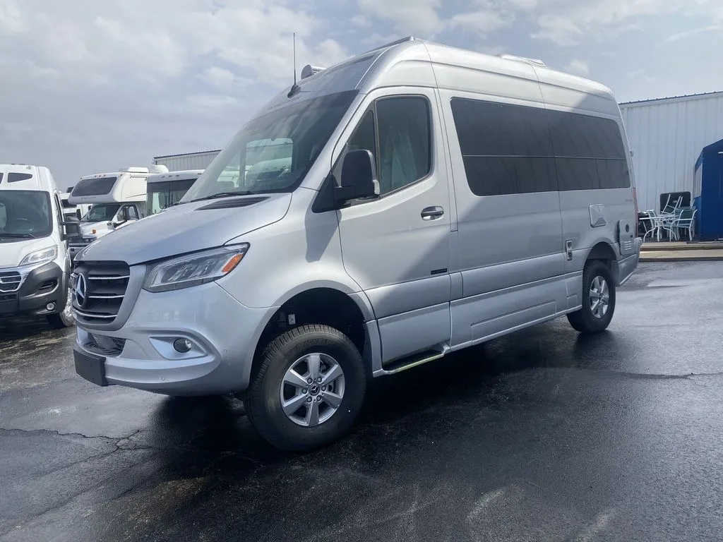 2025 Roadtrek SS Agile AWD - Photo 2