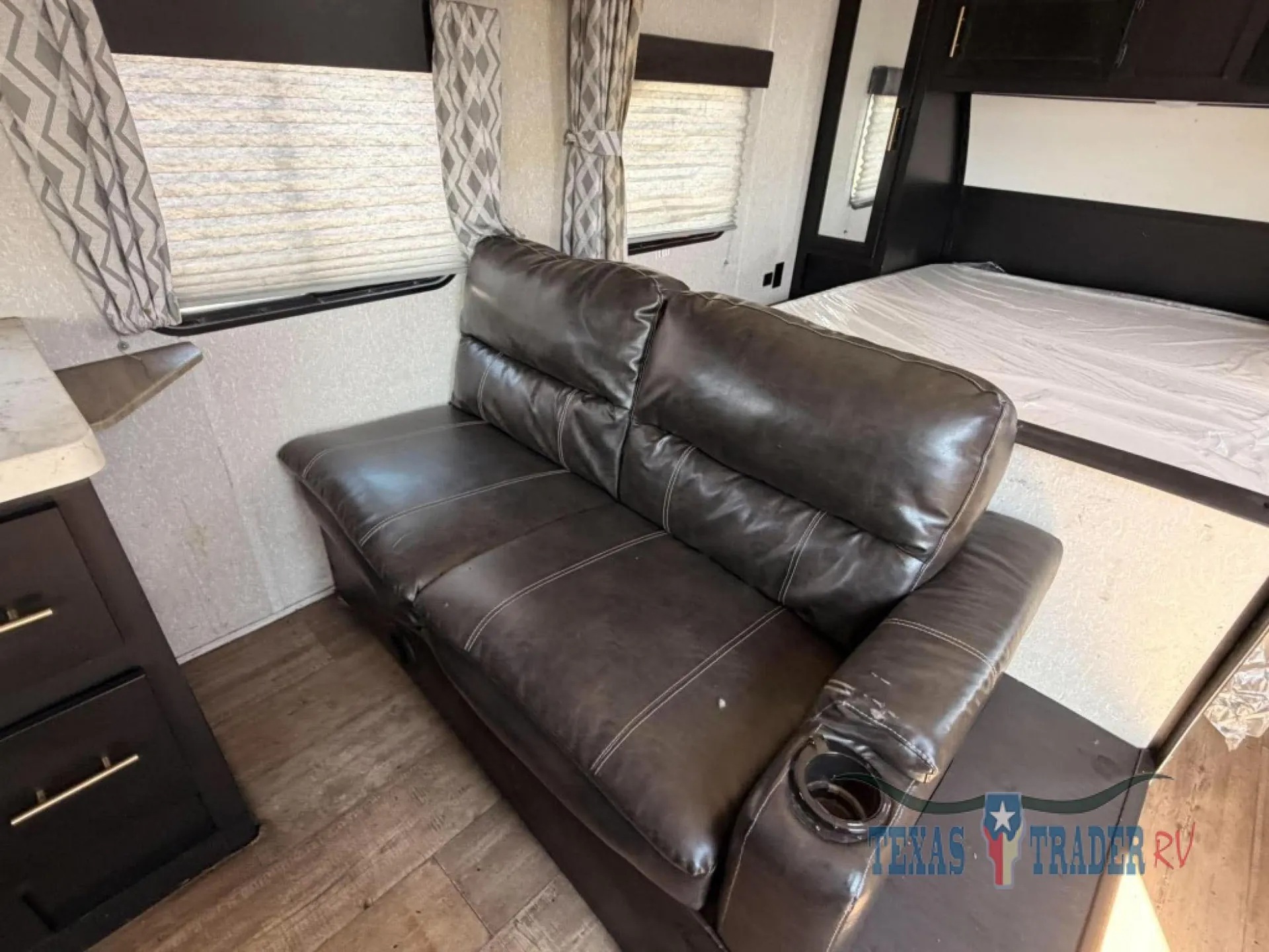 2022 Forest River Cherokee Grey Wolf 26DJSE — Photo 7