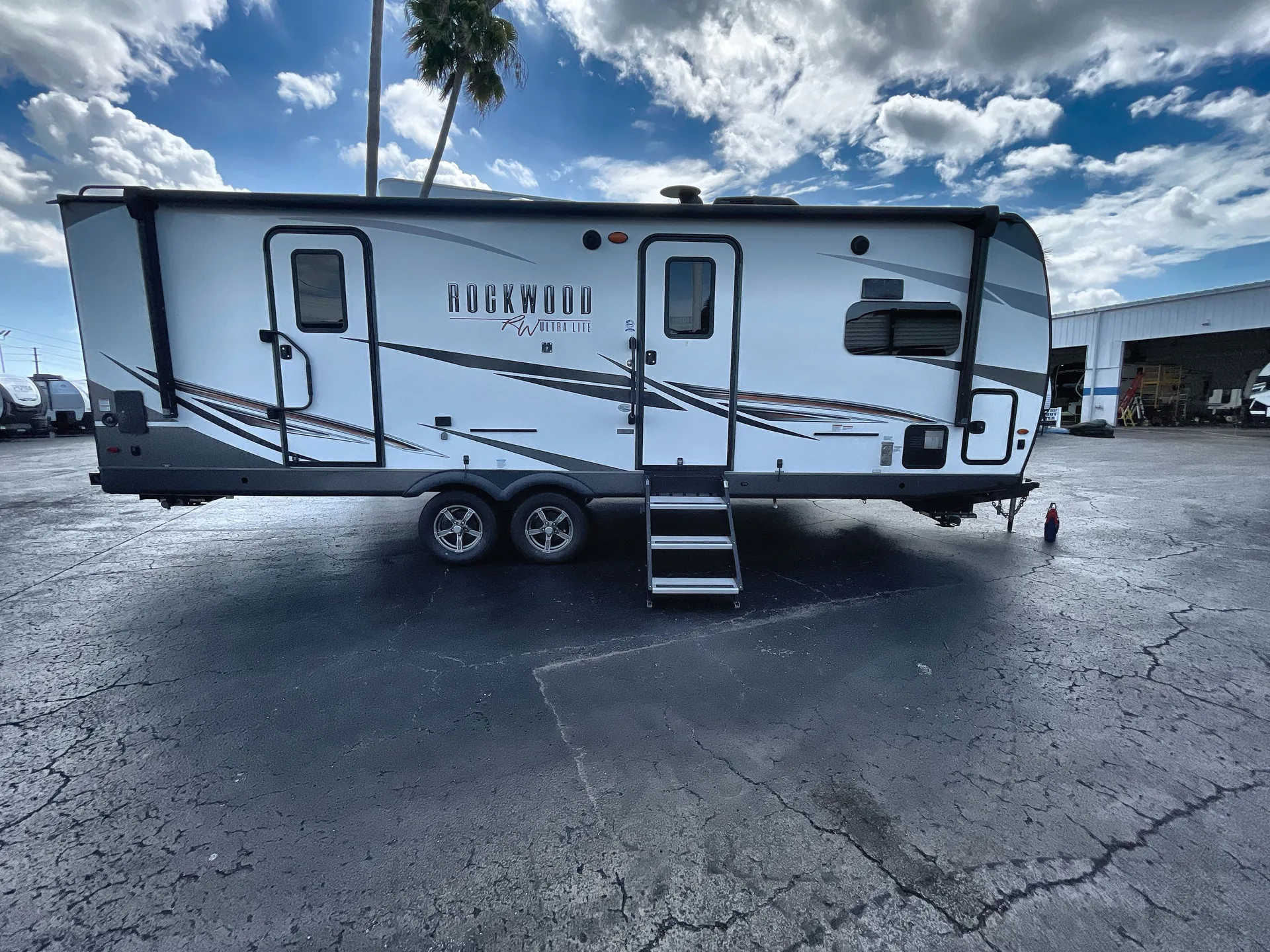 2022 Forest River Rockwood Ultra Lite 2608BS — campside