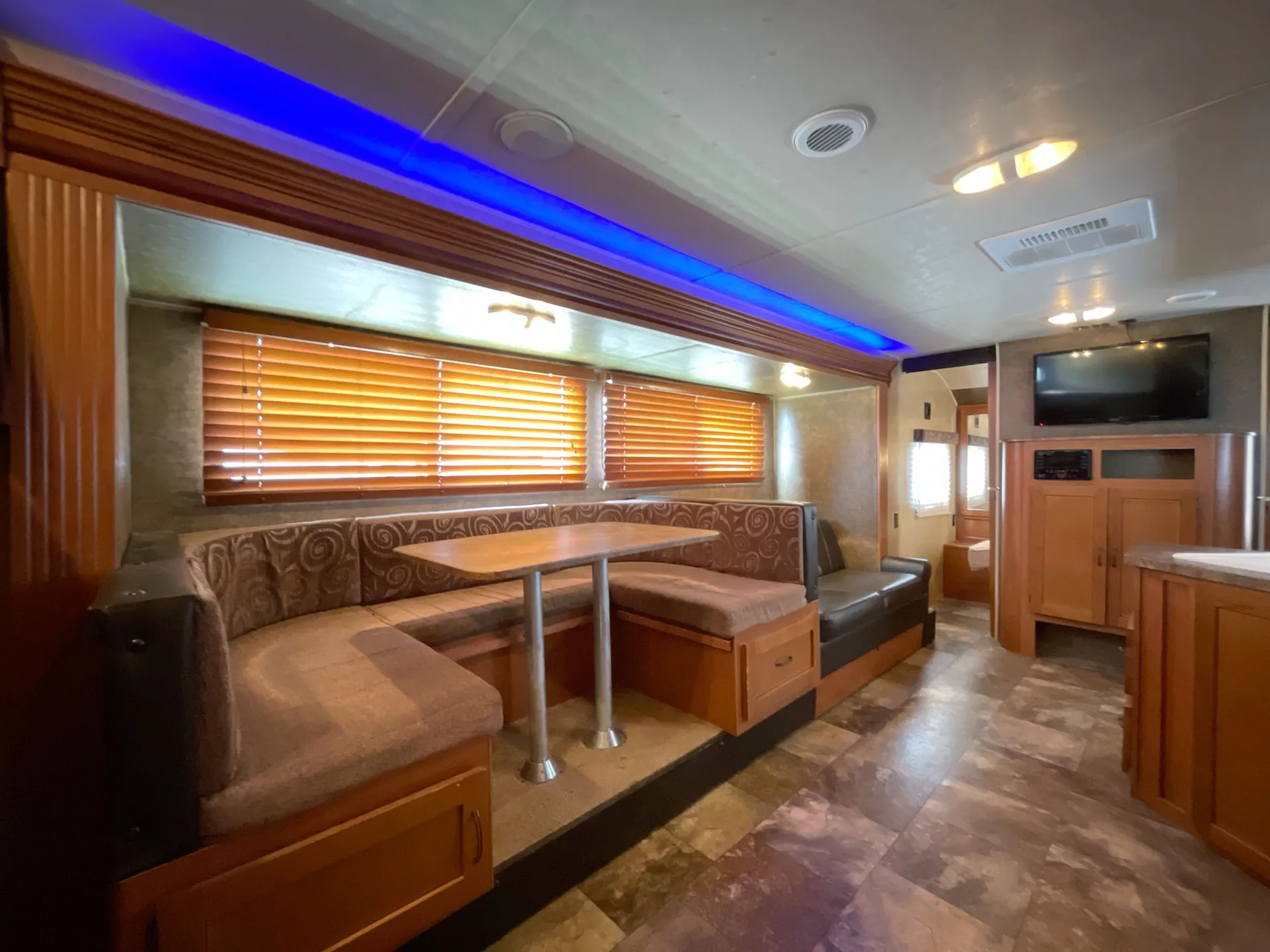 2015 Forest River Cherokee Grey Wolf 26DBH — living area main