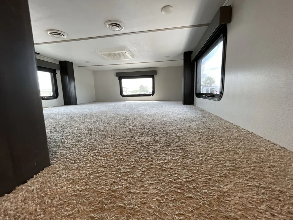 2023 Keystone Avalanche 390DS, Photos photo 18