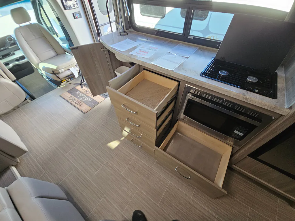 2021 Thor Motor Coach Tiburon 24FB, Photos photo 63