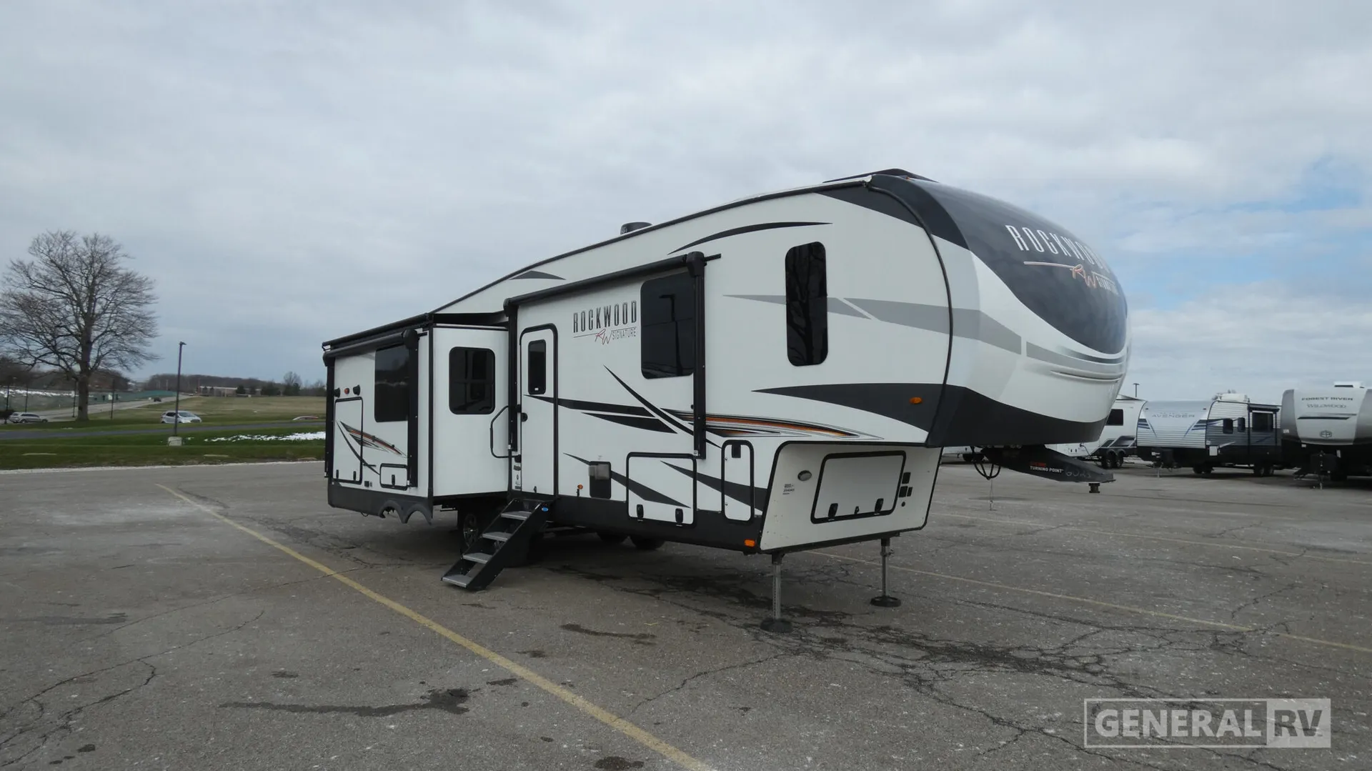 2022 Forest River Rockwood Signature Ultra Lite 8288SB - Photo 2