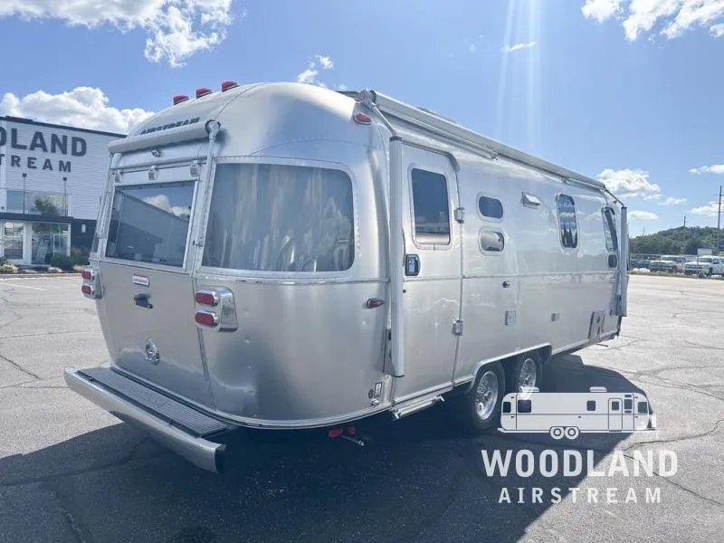 2026 Airstream International 25FB - Photo 3