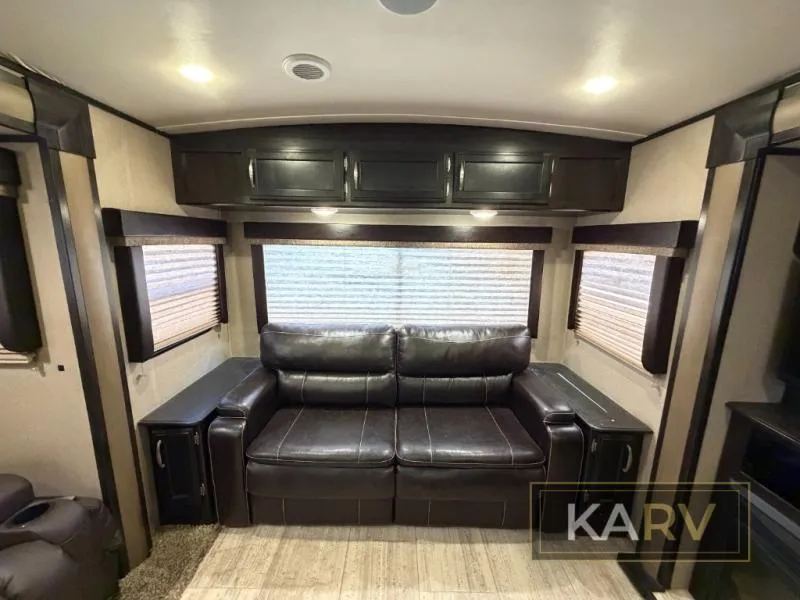 2017 Grand Design Imagine 2950RL - Photo 3