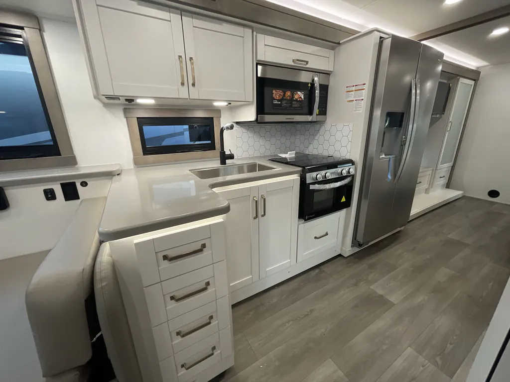 2027 Entegra Coach Vision XL 36C, Photos photo 30
