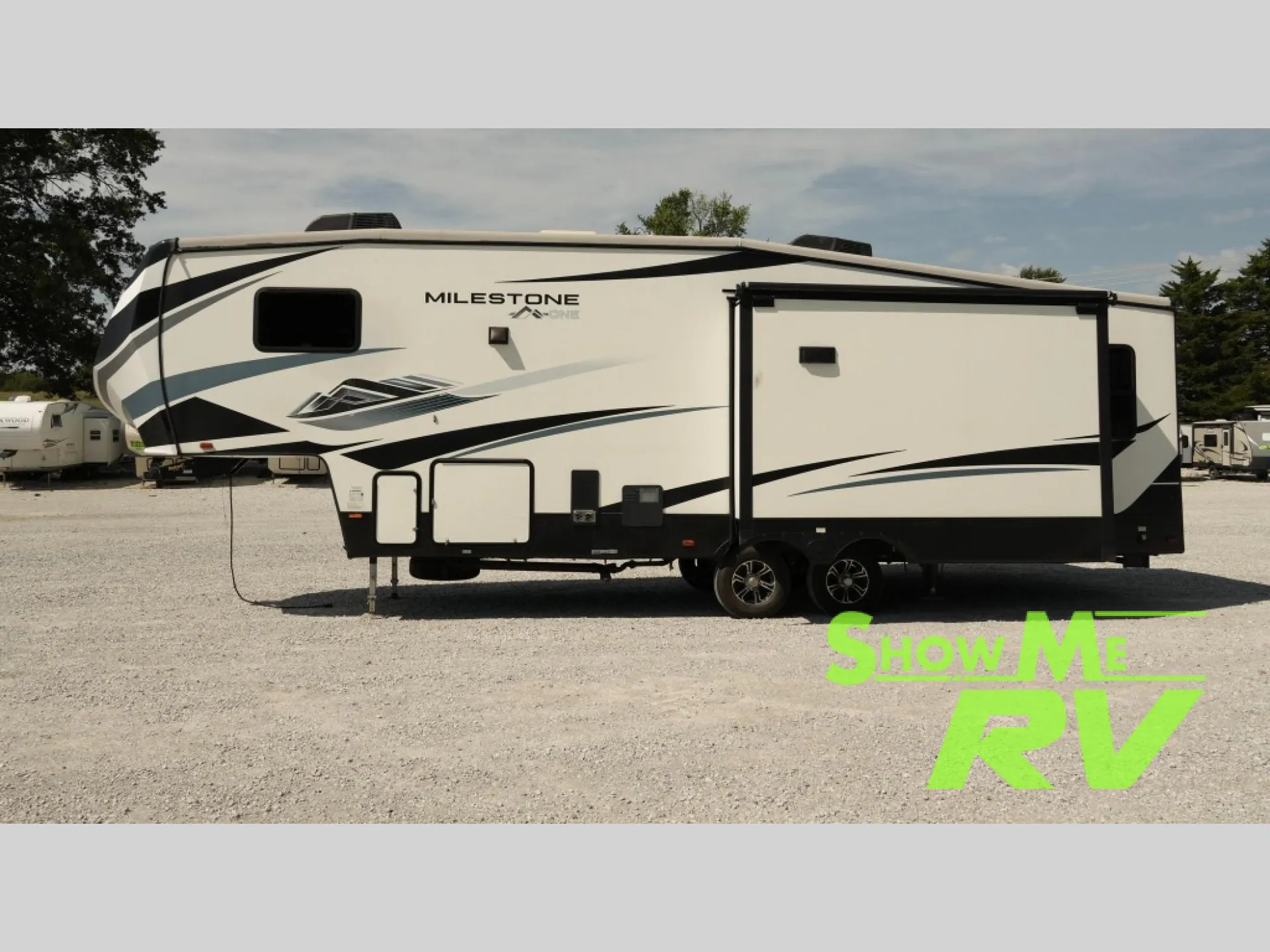 2021 Heartland Milestone M-One 28RL - Photo 3