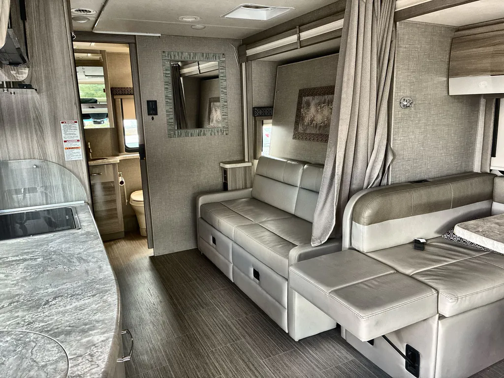 2020 Thor Motor Coach Tiburon 24FB, Photos photo 16