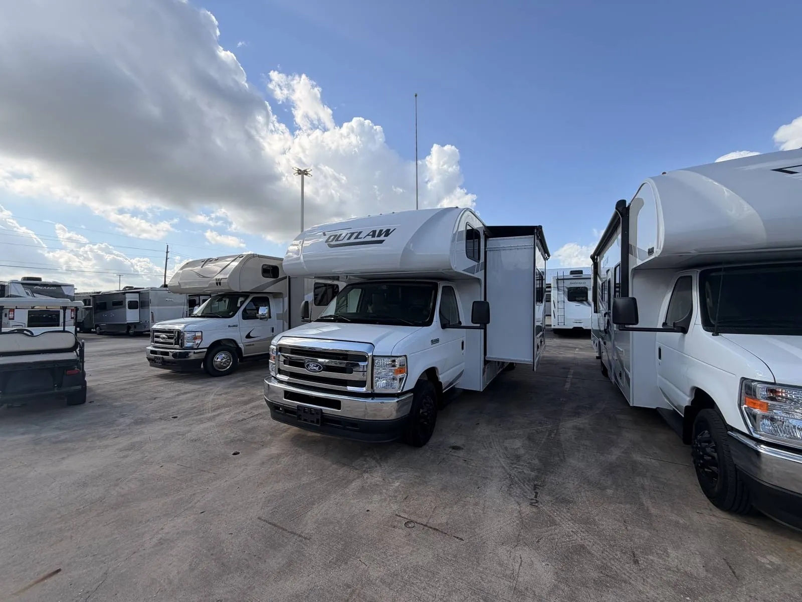 2027 Thor Motor Coach Outlaw 29T - Photo 2
