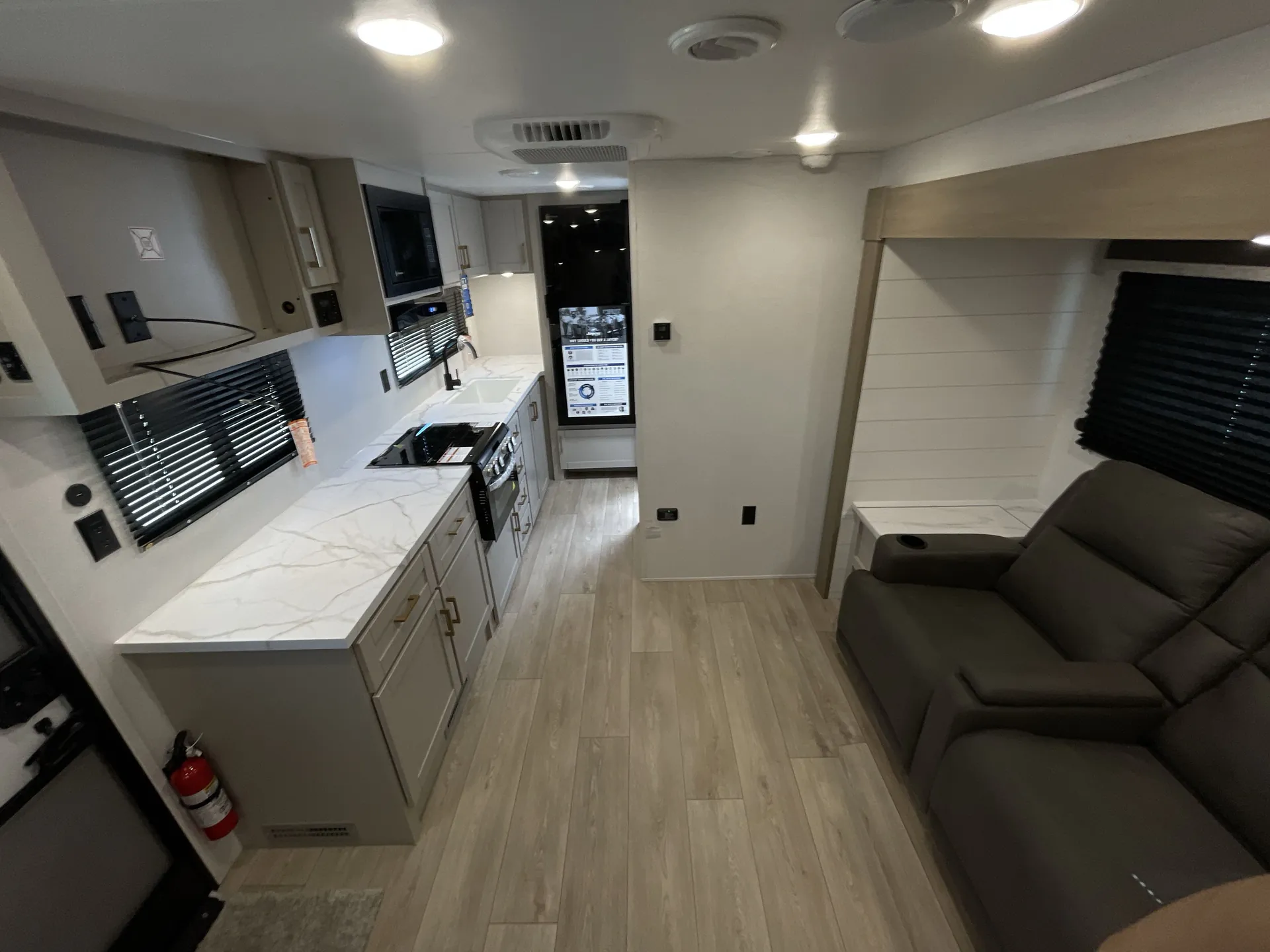 2027 Jayco Jay Flight 200MKSW - Photo 3
