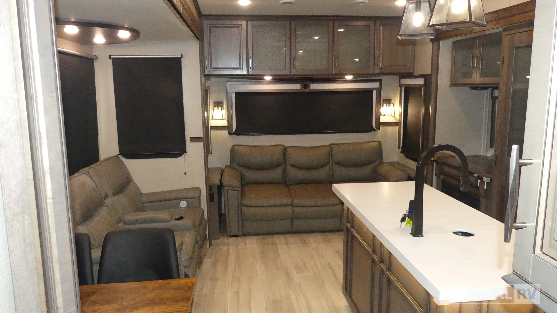 2021 Grand Design Solitude 378MBS - Photo 3