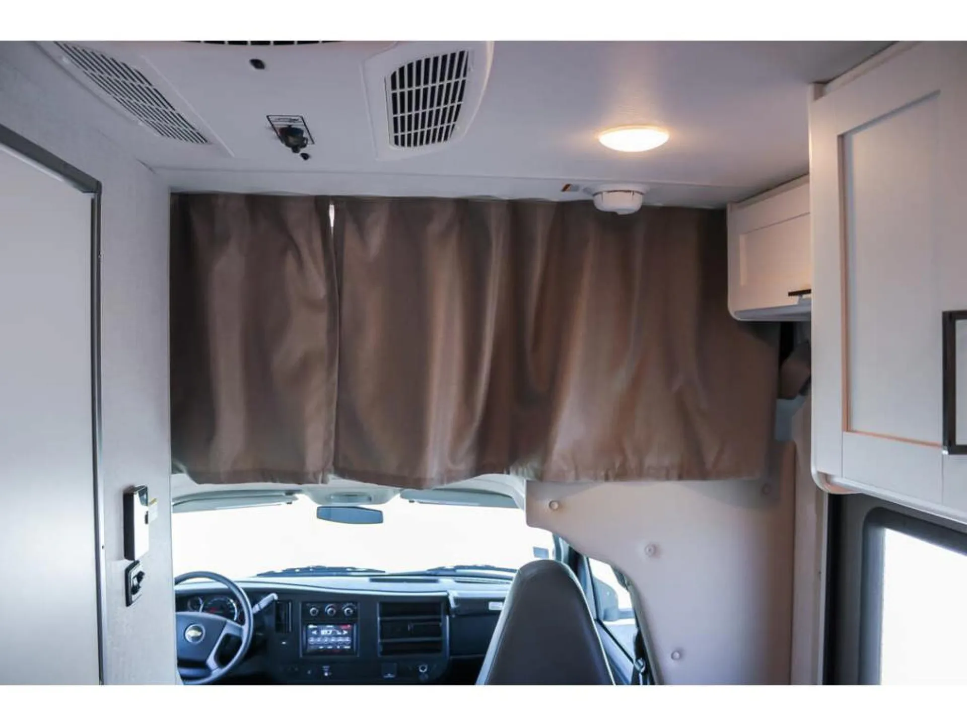 2026 Thor Motor Coach Geneva 19VT - Photo 4