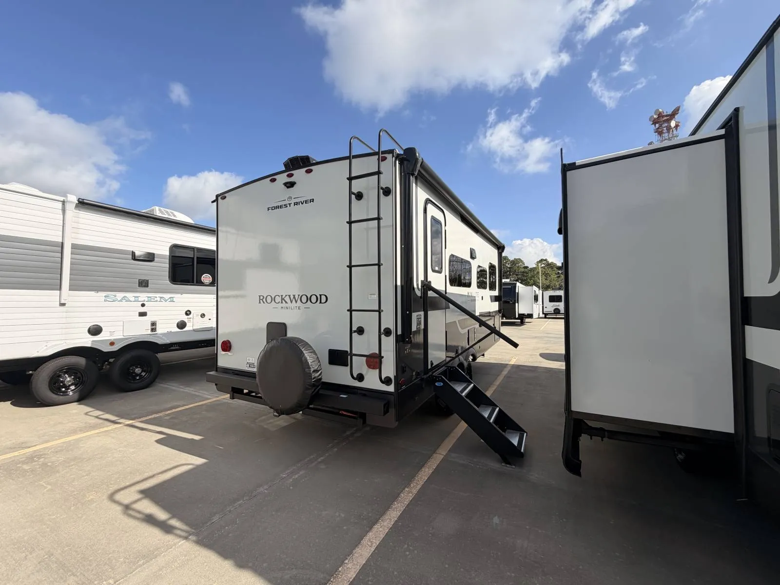 2027 Forest River Rockwood Mini Lite 2205S - Photo 4