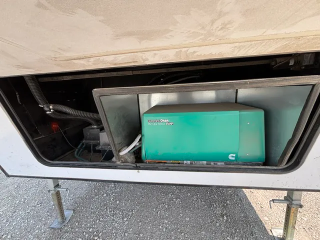 2018 Dutchmen Voltage Triton 3551, Photos photo 5