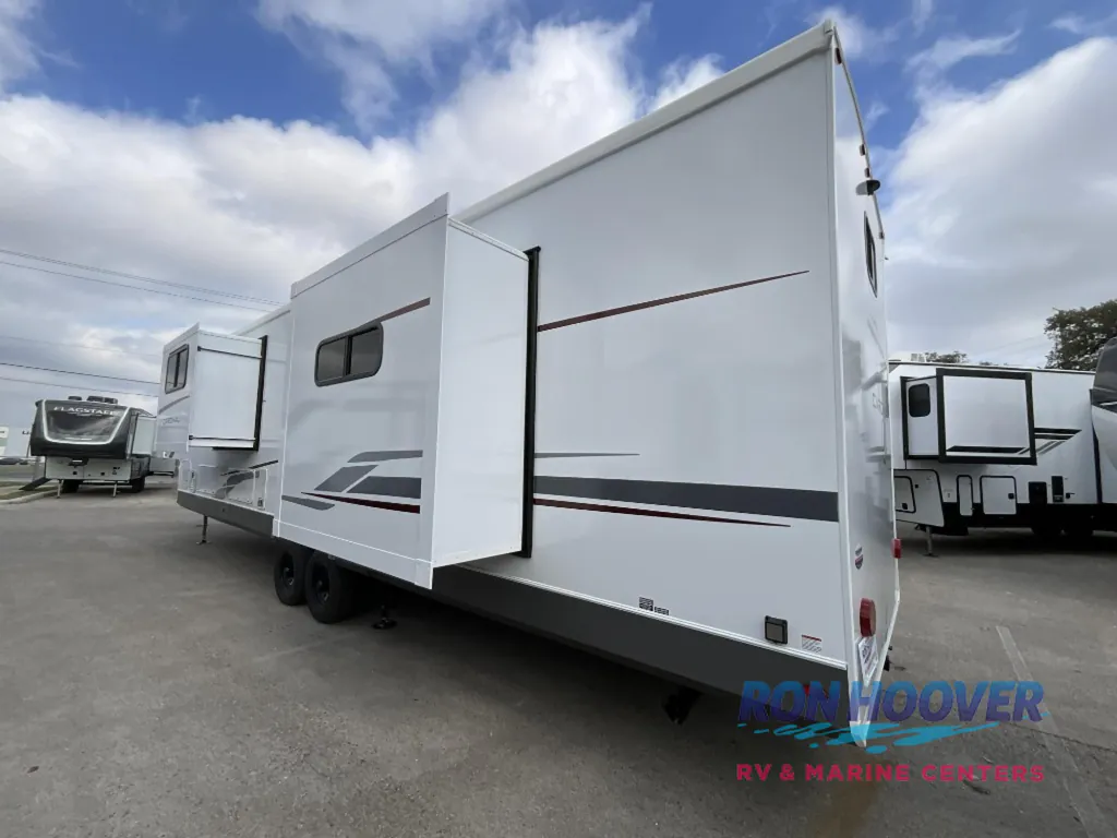 2026 Forest River Cardinal 37GALLEY, Photos photo 4