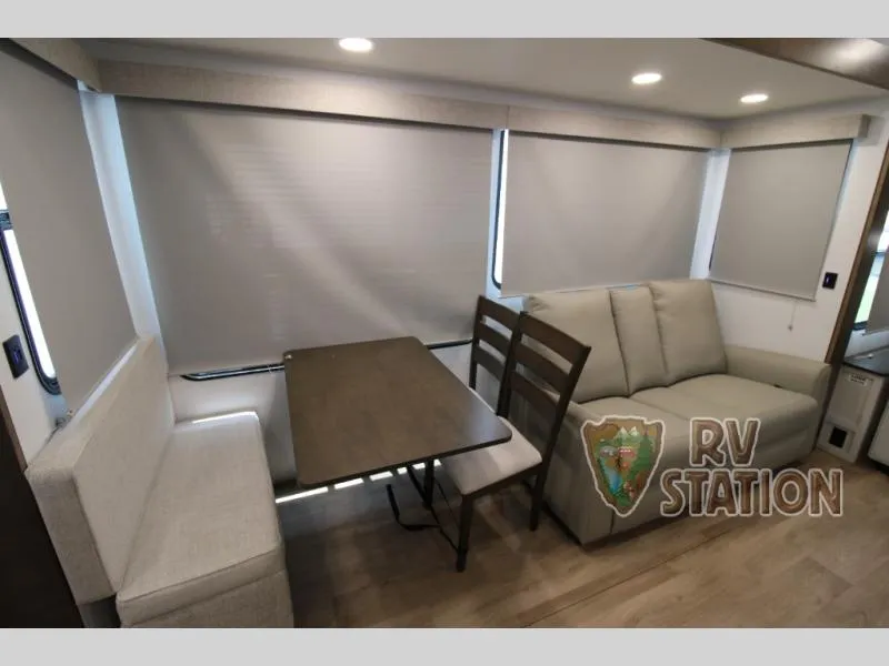 2027 Alliance RV Avenue 32RLS - Photo 4