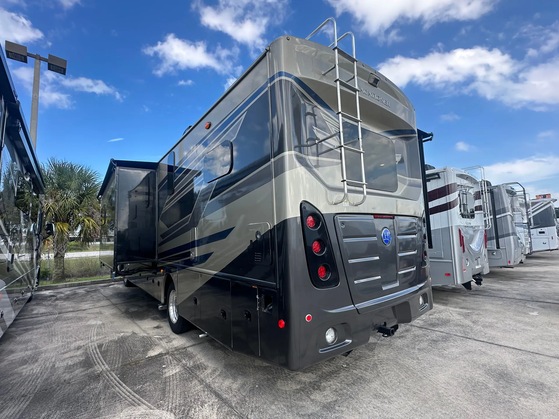 2026 Holiday Rambler Vacationer 35GL - Photo 4