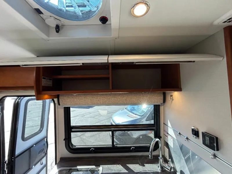 2018 Leisure Travel Unity 24FX - Photo 3