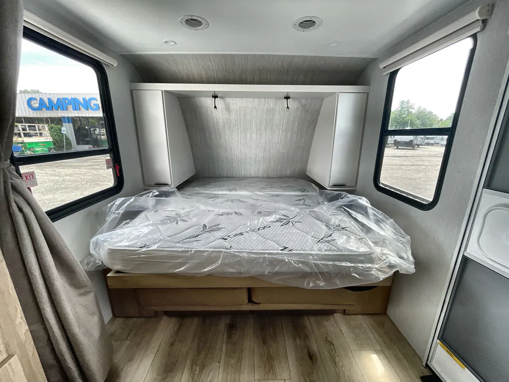 2027 Winnebago Micro Minnie 2108DS, Photos photo 16