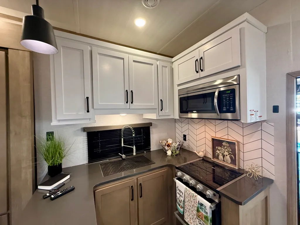 2022 Keystone Raptor 423, Photos photo 60